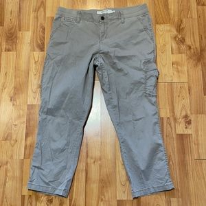 Sonoma- mid rise capris size 12